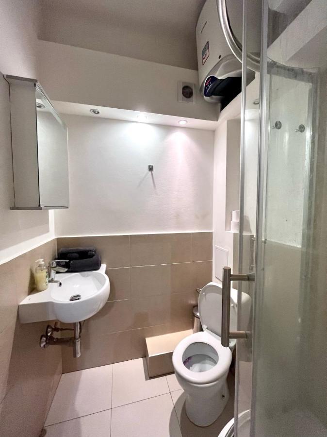 Quiet Apartment Close To Center 布拉格 外观 照片